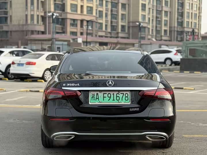 Mercedes-Benz E-Class Hybrid, 2022 — фото 9 из 9