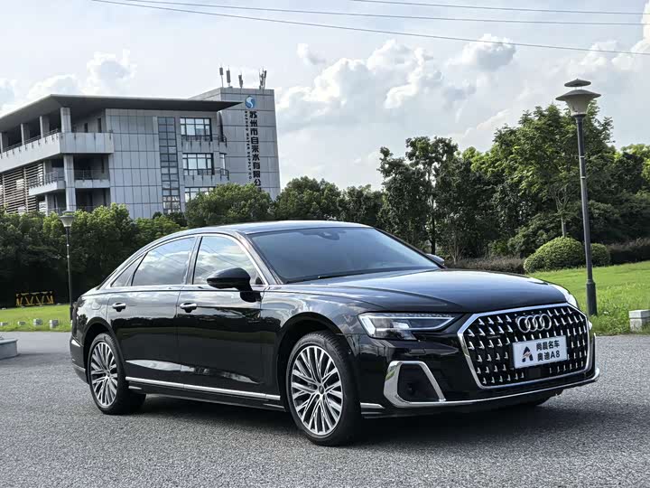 Audi A8, 2024 — фото 3 из 9
