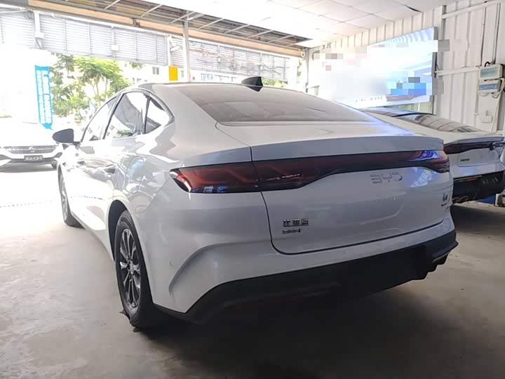 BYD Qin L, 2025 — фото 5 из 9