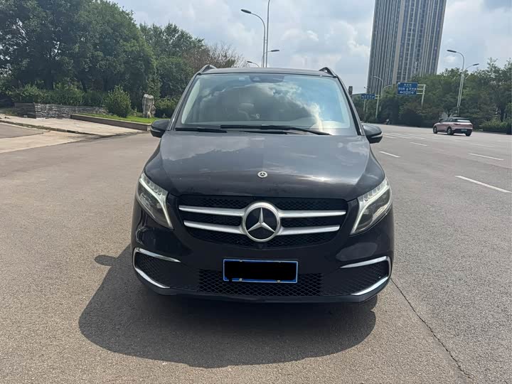 Mercedes-Benz V-Class, 2022 — фото 2 из 9