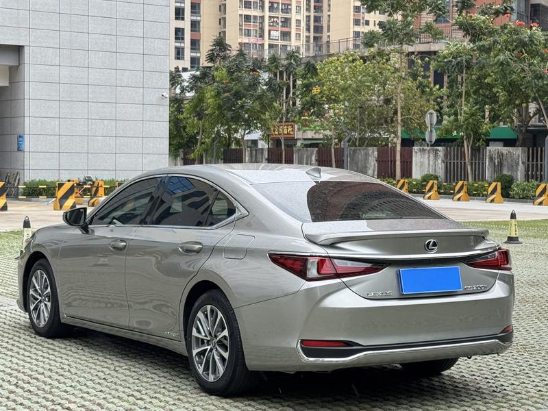 Lexus ES, 2021 — фото 4 из 12