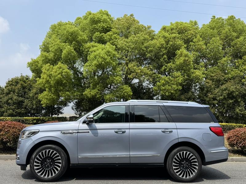 Lincoln Navigator, 2022 — фото 3 из 12