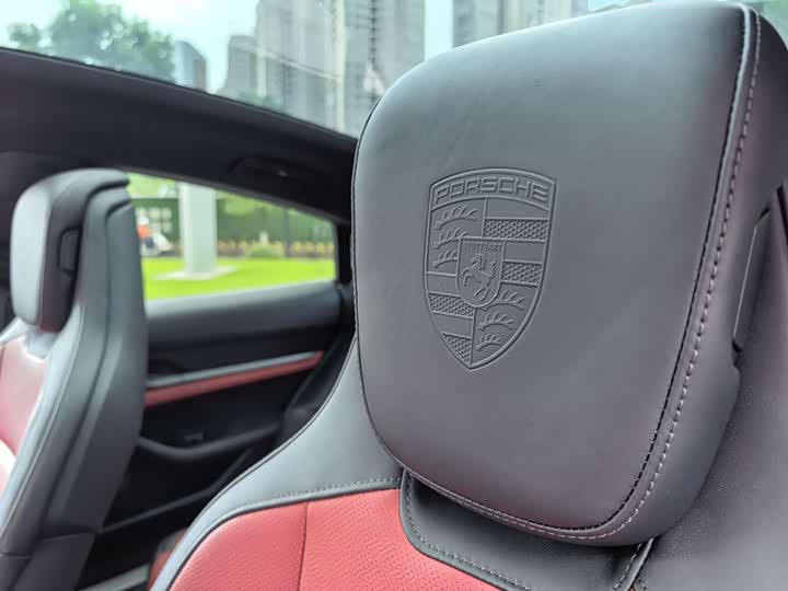 Porsche Taycan, 2025 — фото 9 из 9