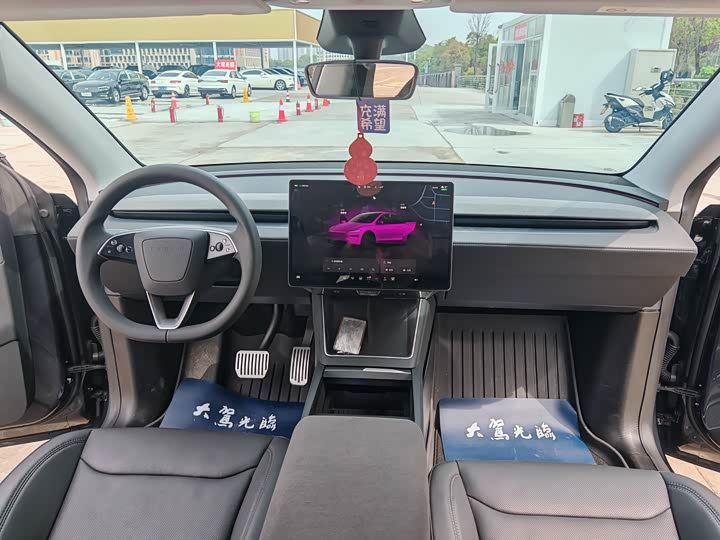 Tesla Model Y, 2025 — фото 9 из 9