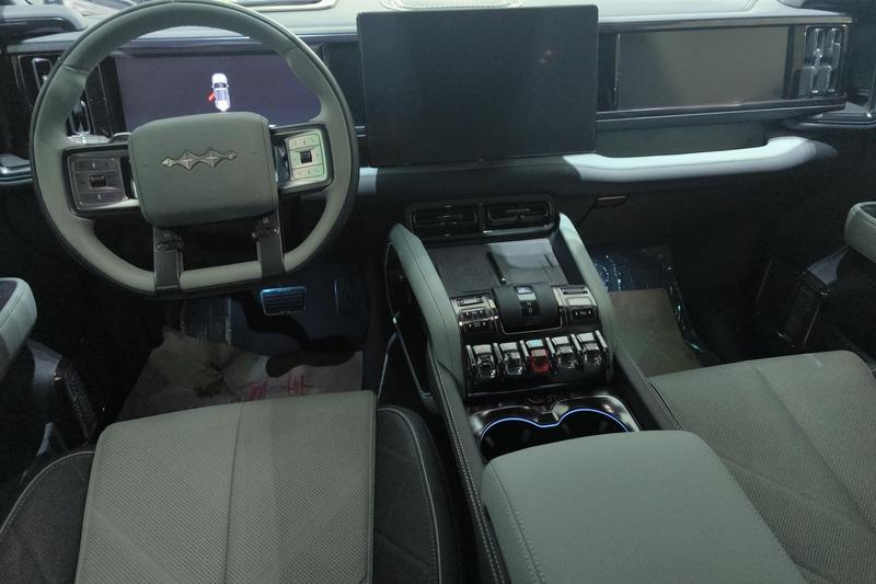 BYD FangChengBao Leopard 5, 2025 — фото 8 из 11