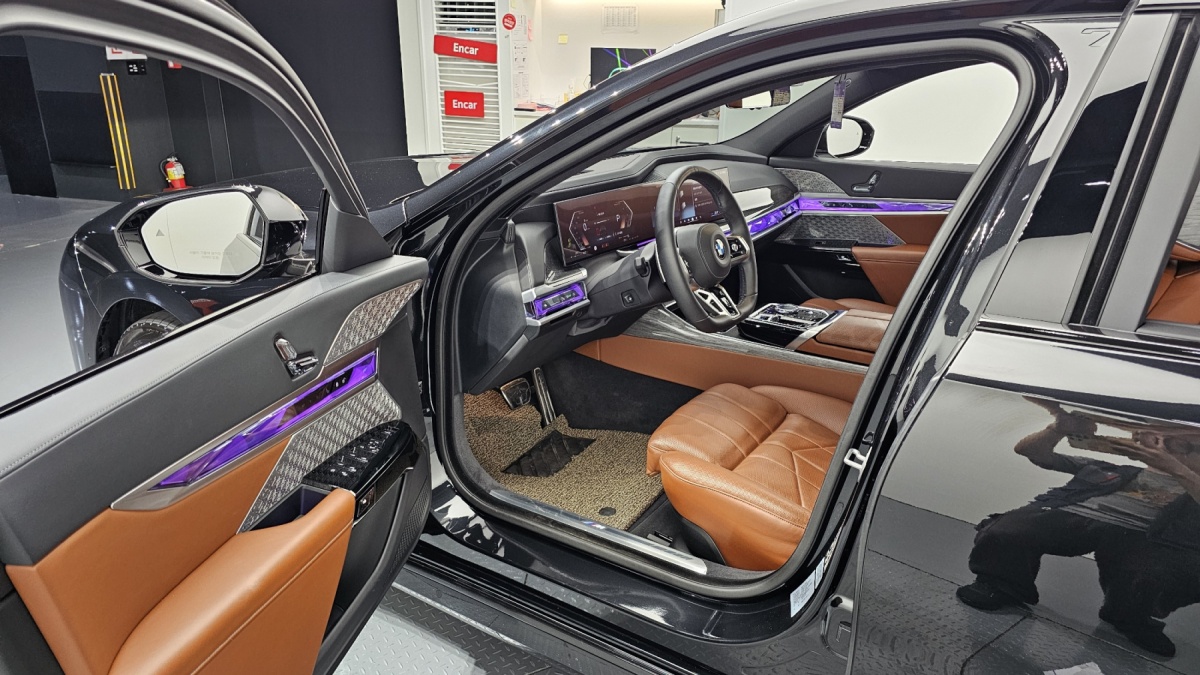BMW 7 Series, 2023 — фото 9 из 12