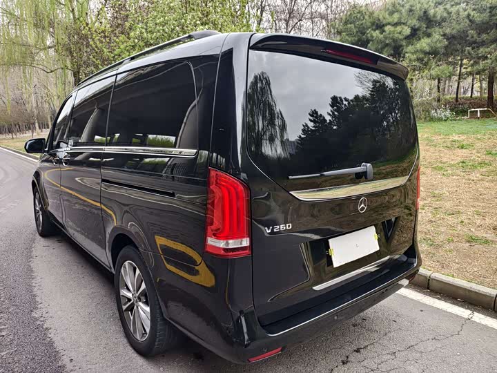 Mercedes-Benz V-Class, 2022 — фото 5 из 9