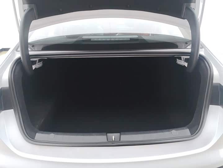 BYD Seal 05 DM-i Hybrid, 2025 — фото 4 из 9