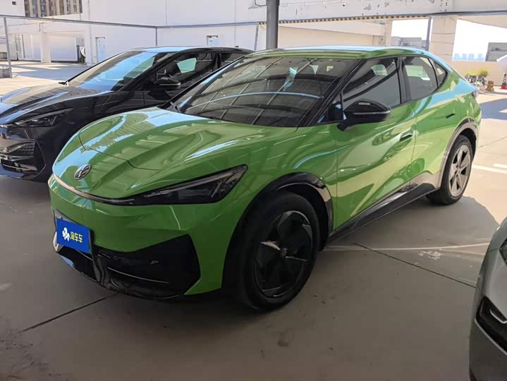 Volkswagen ID.Unyx 06, 2024 — купить в Санкт-Петербурге под ключ