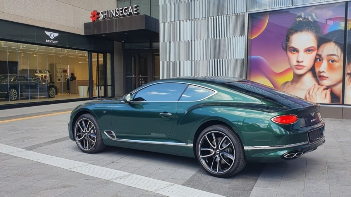 Bentley Continental GT, 2022 — фото 2 из 12