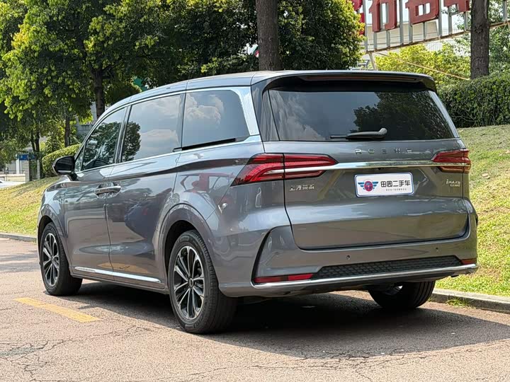 Roewe iMax 8, 2022 — фото 4 из 9