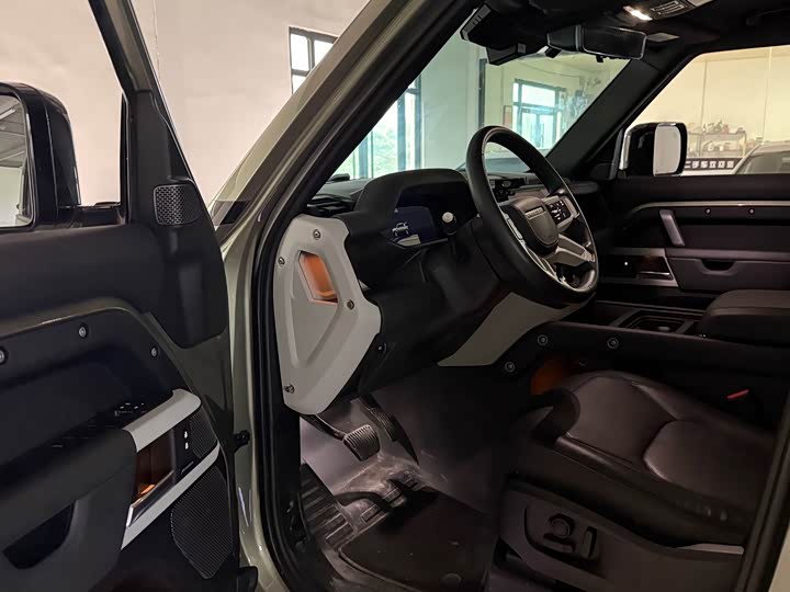 Land Rover Defender, 2023 — фото 4 из 9