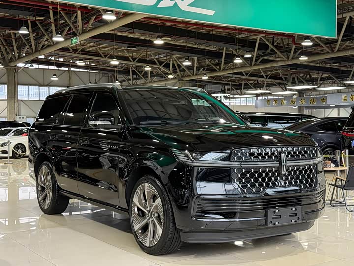 Lincoln Navigator, 2025 — фото 3 из 9