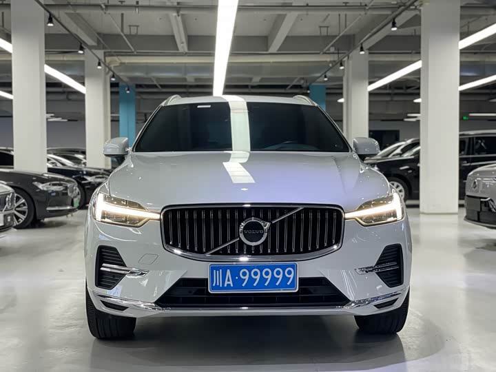 Volvo XC60, 2022 — фото 2 из 9