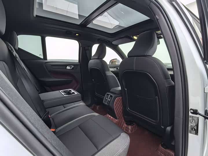 Volvo XC40, 2023 — фото 9 из 9