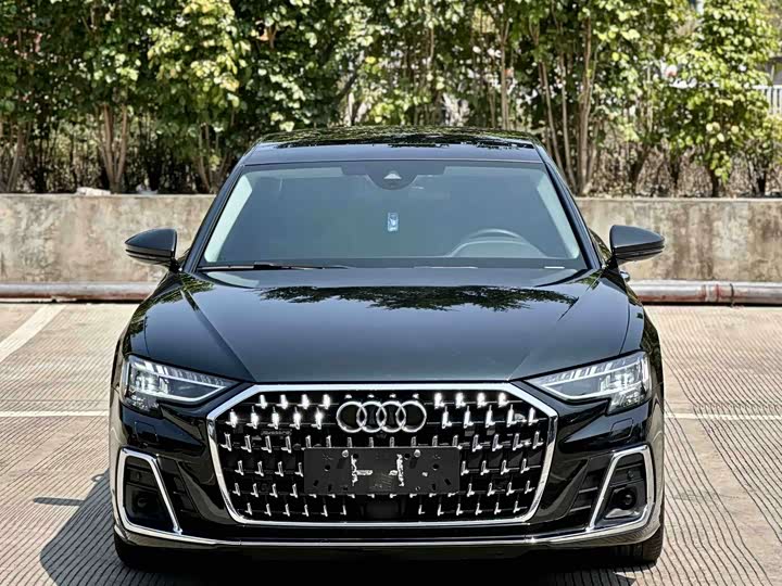 Audi A8, 2022 — фото 2 из 9