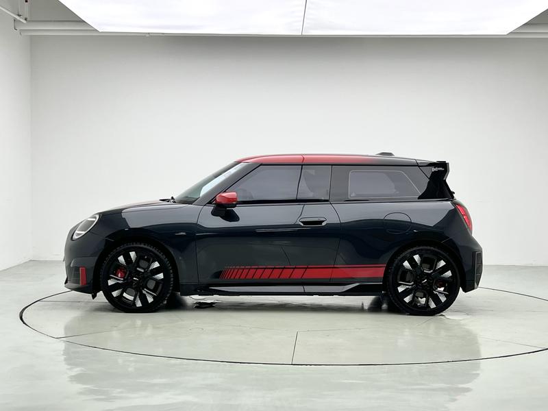Mini Cooper JCW, 2025 — фото 4 из 12