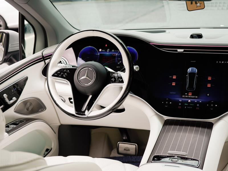 Mercedes-Benz Maybach EQS SUV, 2025 — фото 9 из 11