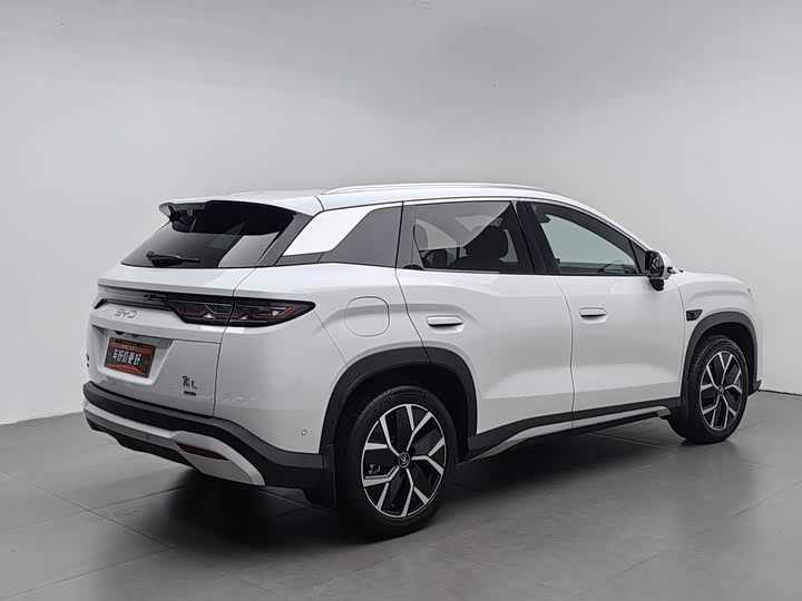 BYD Song L DM-i Hybrid, 2026 — фото 2 из 9