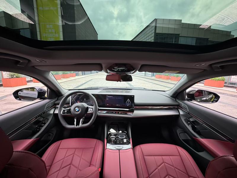 BMW 5 Series, 2025 — фото 7 из 10