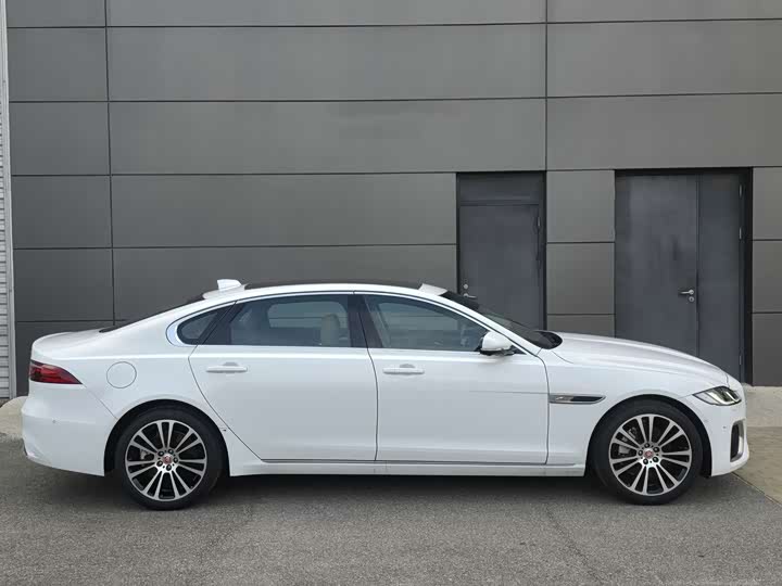 Jaguar XF L, 2025 — фото 4 из 9
