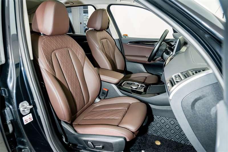 BMW iX3, 2023 — фото 10 из 12