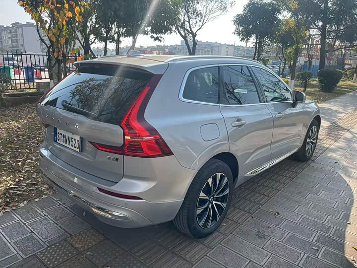 Volvo XC60, 2022 — фото 5 из 9
