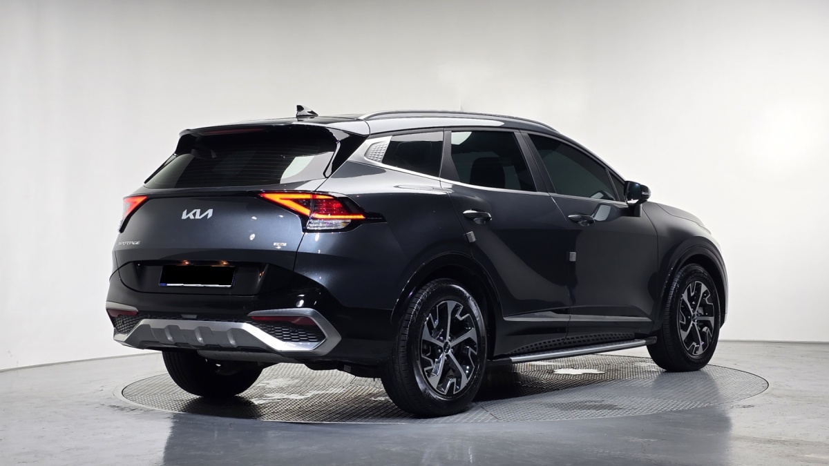 Kia Sportage, 2023 — фото 2 из 12