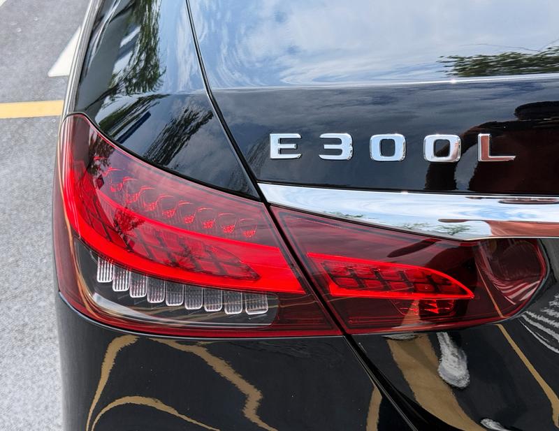 Mercedes-Benz E-Class, 2022 — фото 10 из 12