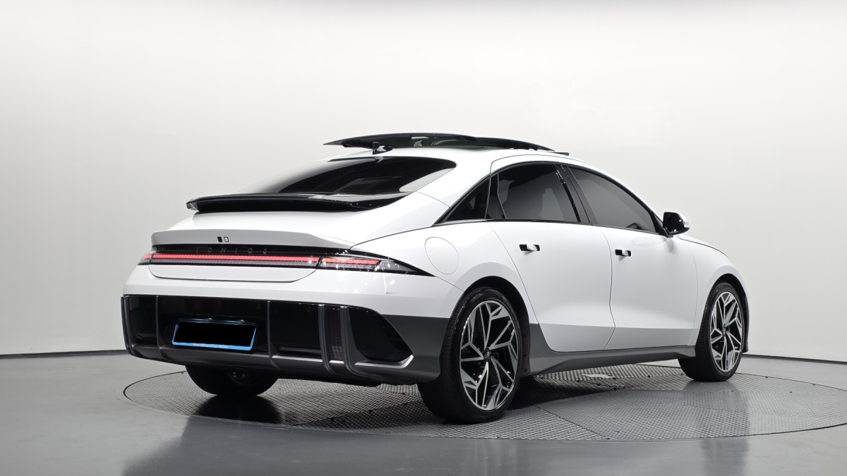 Hyundai Ioniq 6, 2022 — фото 2 из 12