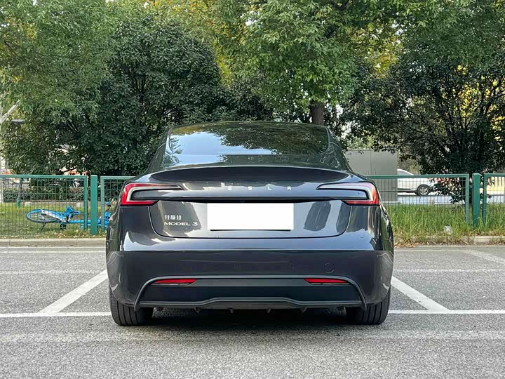 Tesla Model 3, 2024 — фото 8 из 9