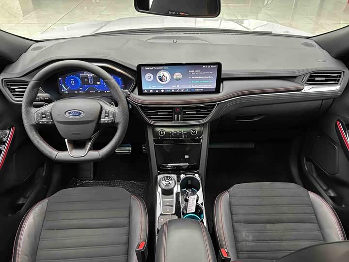 Ford Escape, 2023 — фото 2 из 9