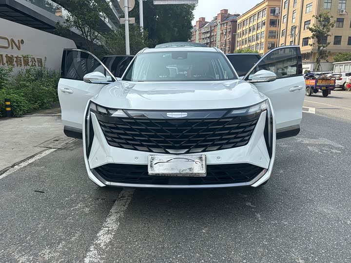 Geely Atlas L, 2023 — фото 4 из 9