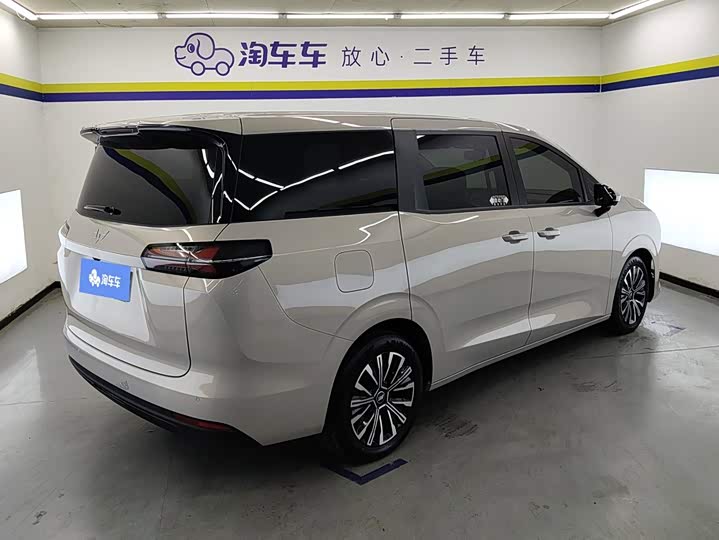 Wuling Starlight 730 Hybrid/EV, 2025 — фото 3 из 9