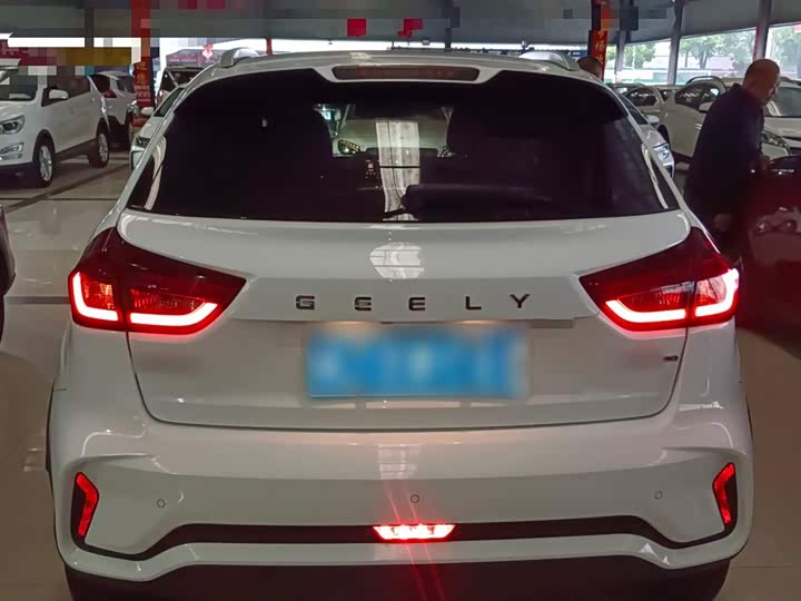 Geely Vision X3, 2021 — фото 6 из 9