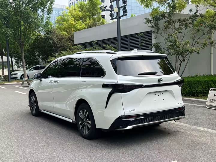 Toyota Granvia, 2025 — фото 5 из 9