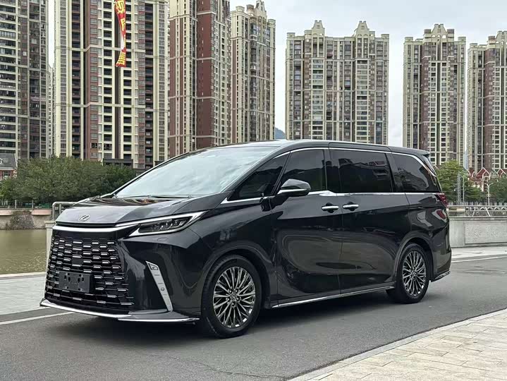 Lexus LM, 2023 — купить в Санкт-Петербурге под ключ
