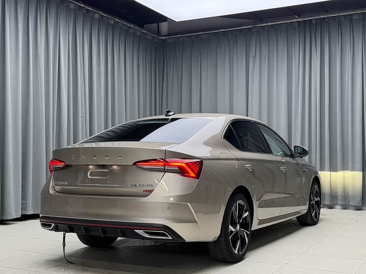Skoda Octavia Pro, 2022 — фото 6 из 9