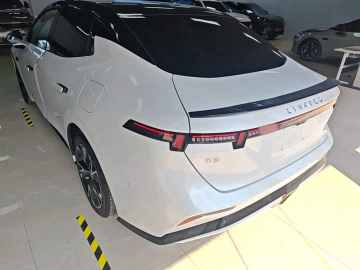 Lynk & Co 07 EM-P Hybrid, 2026 — фото 5 из 9