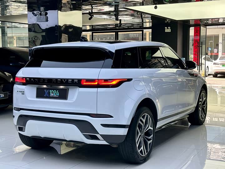 Land Rover Range Rover Evoque L Hybrid, 2023 — фото 4 из 9