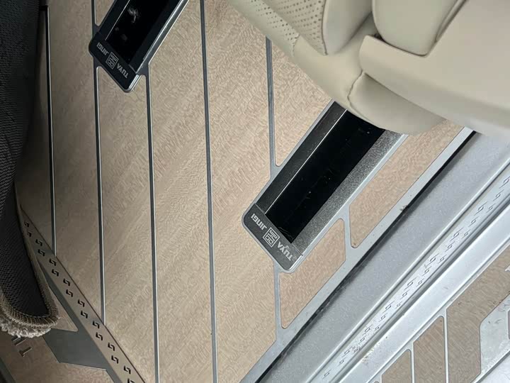 Toyota Alphard, 2025 — фото 6 из 7