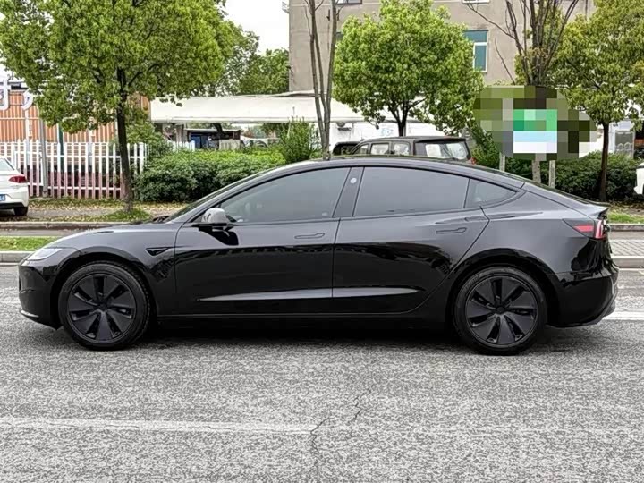 Tesla Model 3, 2025 — фото 4 из 9