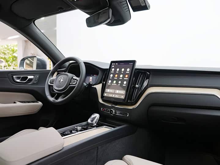 Volvo XC60 Hybrid, 2025 — фото 8 из 9