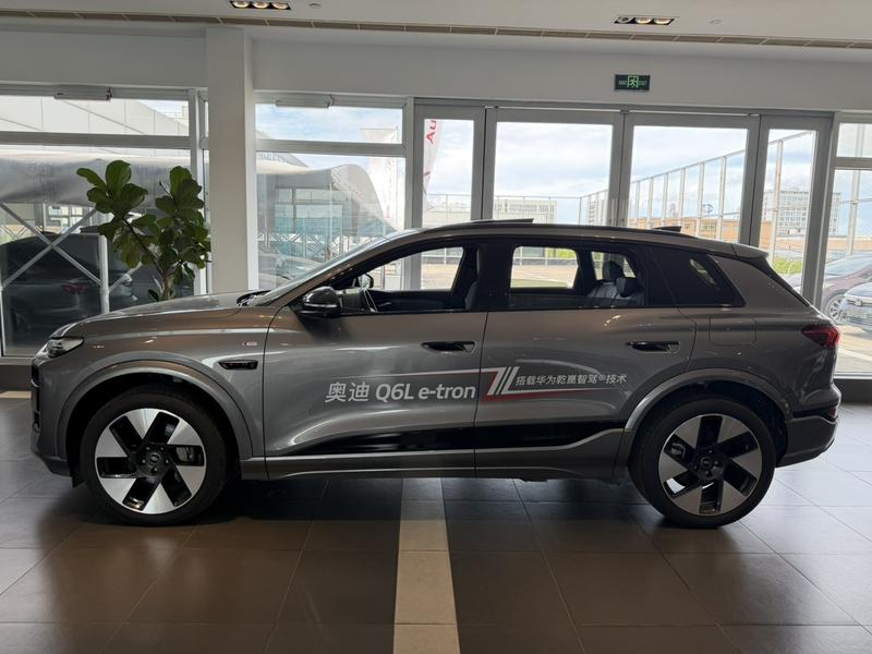 Audi Q6L e-tron, 2025 — фото 2 из 8