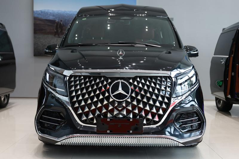 Mercedes-Benz V-Class, 2025 — фото 2 из 7