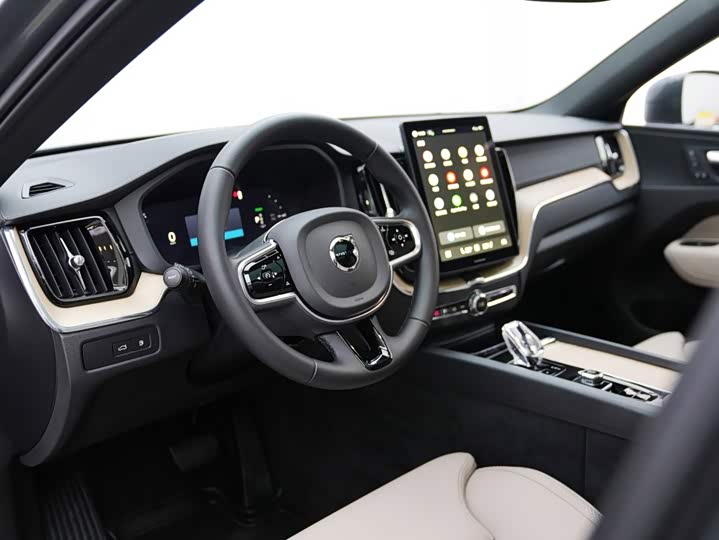 Volvo XC60 Hybrid, 2025 — фото 6 из 9