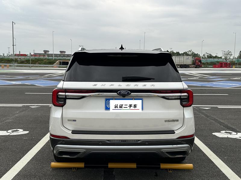 Ford Explorer, 2022 — фото 3 из 11