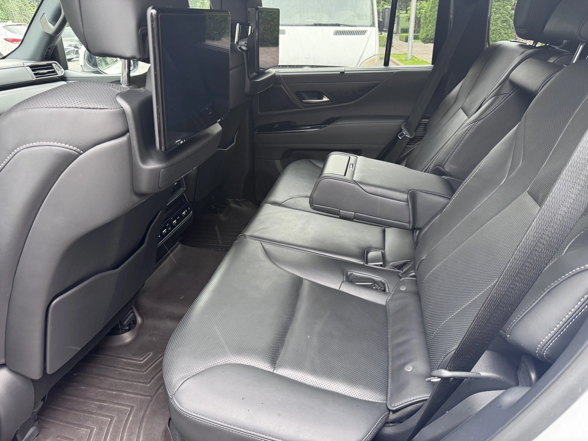 Lexus LX, 2023 — фото 7 из 10
