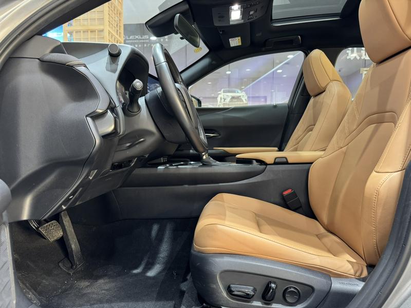 Lexus UX, 2023 — фото 8 из 11