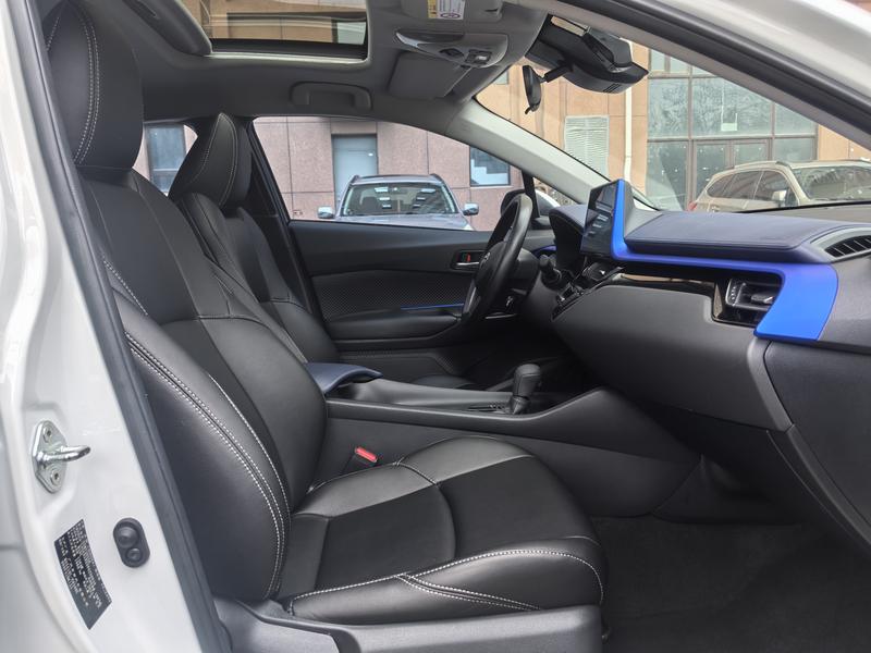 Toyota C-HR, 2023 — фото 12 из 12